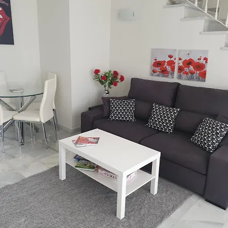 Beautiful House In Elviria, With 2 Bedrooms, 2 Swimming Pools, Sauna, Jacuzzi, Gym, Wifi Holiday home *