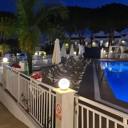 Beautiful House In Elviria, With 2 Bedrooms, 2 Swimming Pools, Sauna, Jacuzzi, Gym, Wifi Holiday home